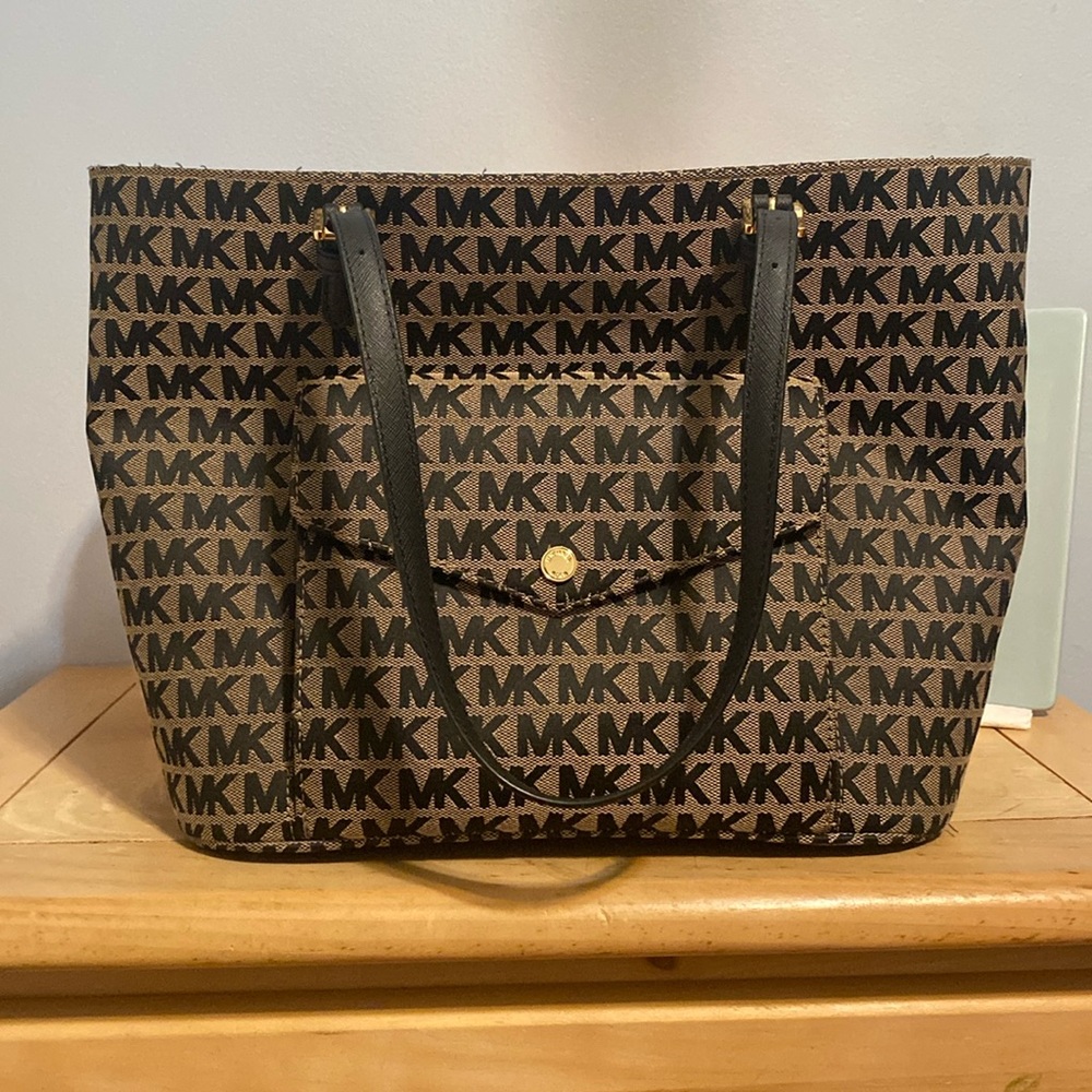 Michael Kors Signature Print Tote Bag